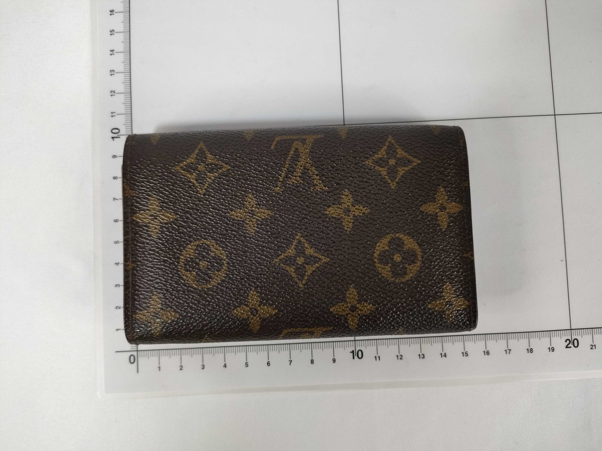 LOUIS VUITTON Monogram Tresol Wallet