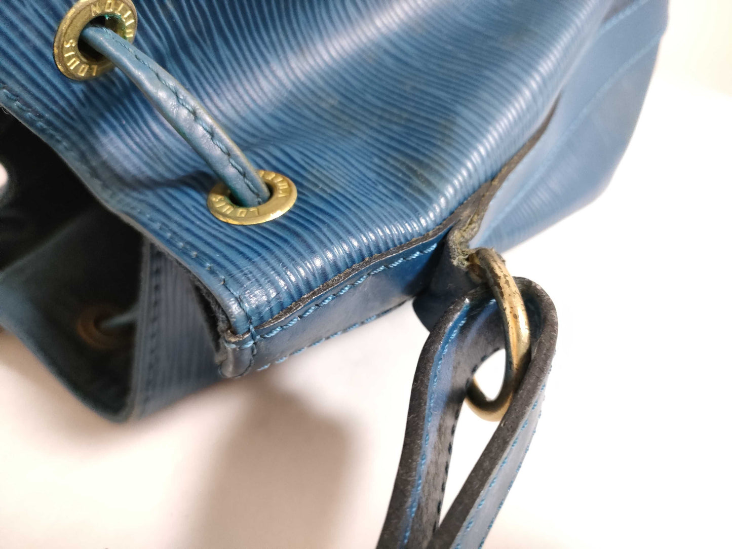 LOUIS VUITTON Epi Noe Shoulder Bag