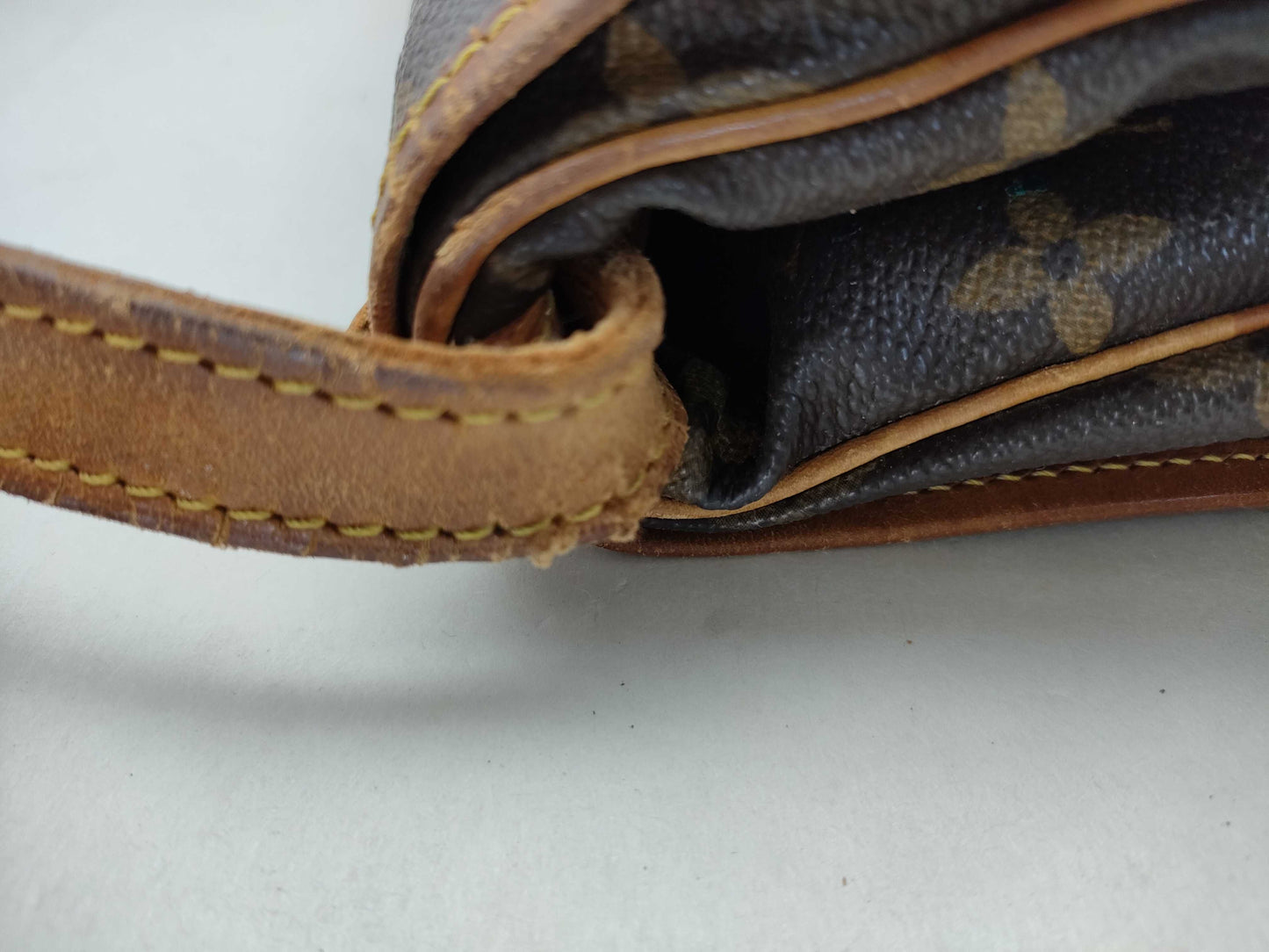 LOUIS VUITTON Monogram M42256 Saumur 30 Shoulder Bag