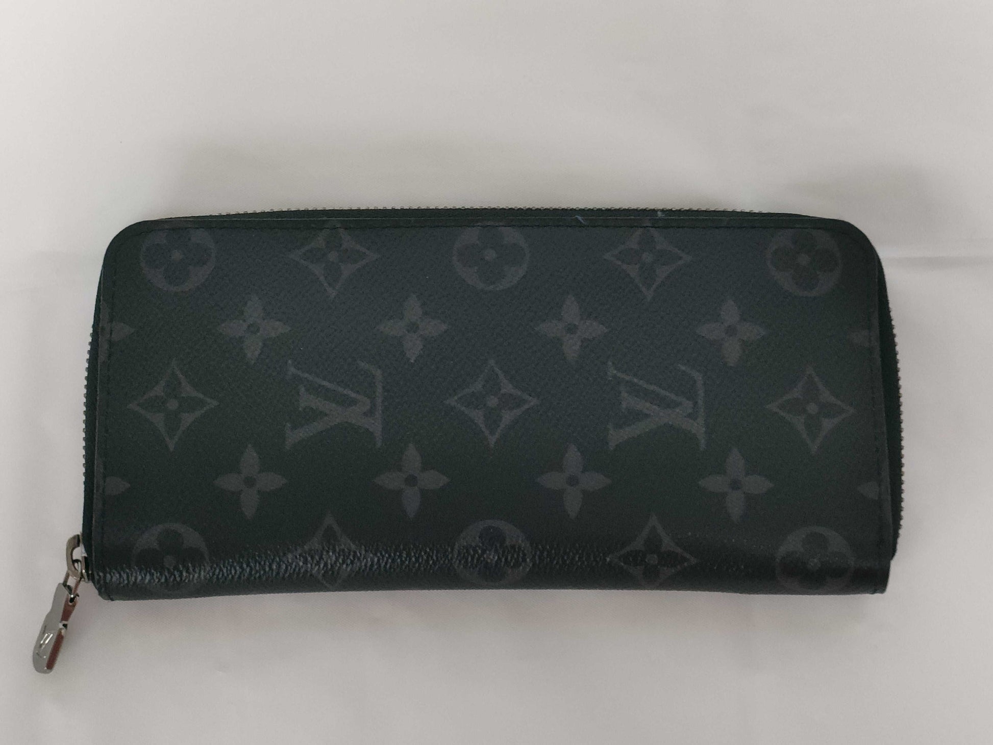 LOUIS VUITTON Monogram Eclipse Zippy Organizer Wallet