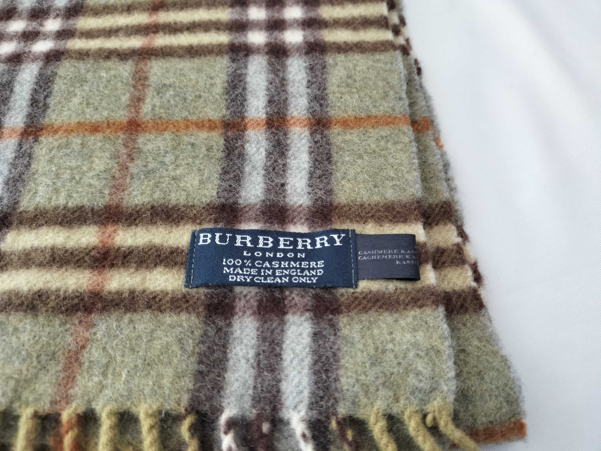 BURBERRY Cashmere Nova Check Scarf