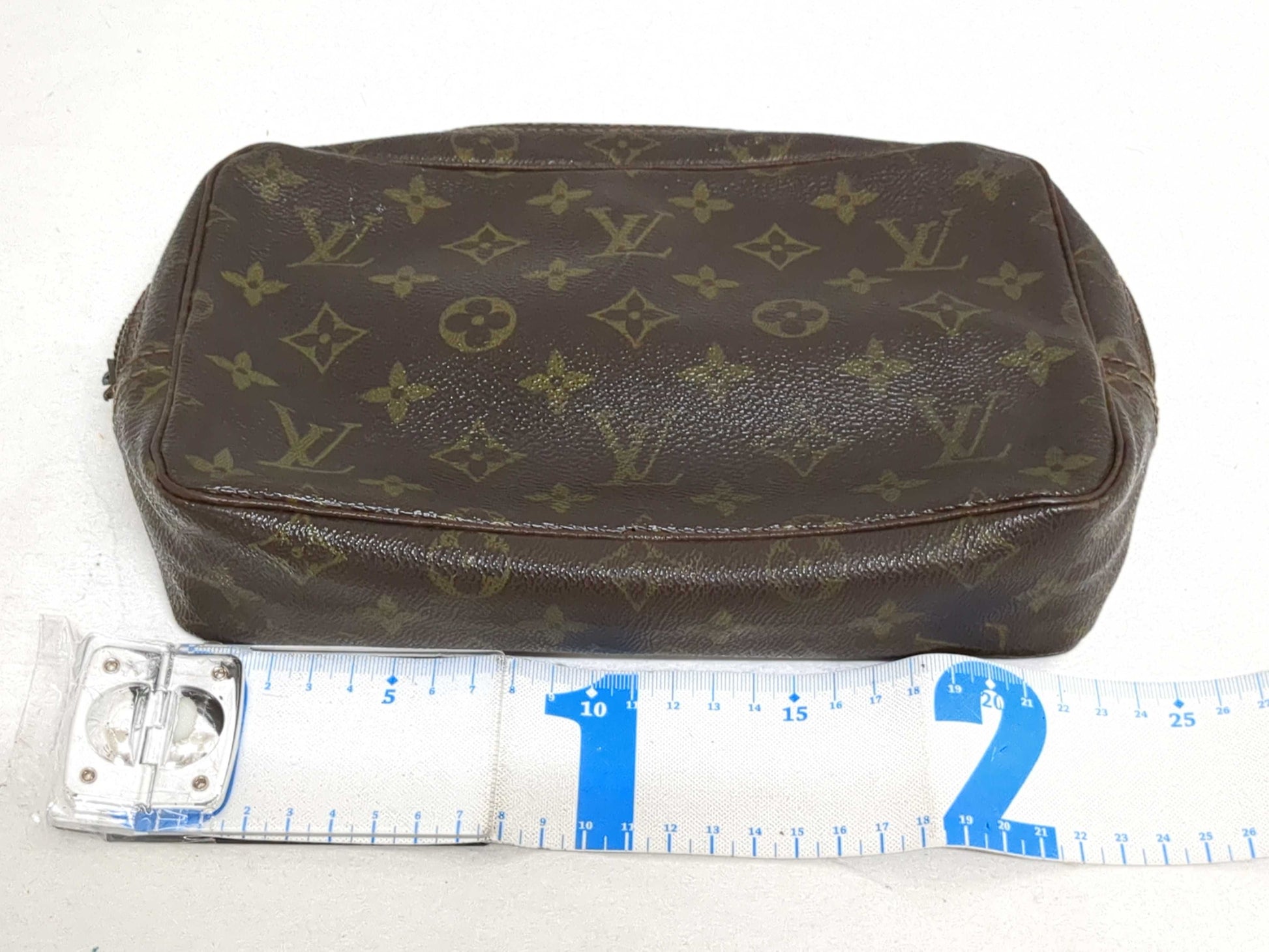 LOUIS VUITTON Monogram/Taiga True Toilet/Serviette Clado Second Bag