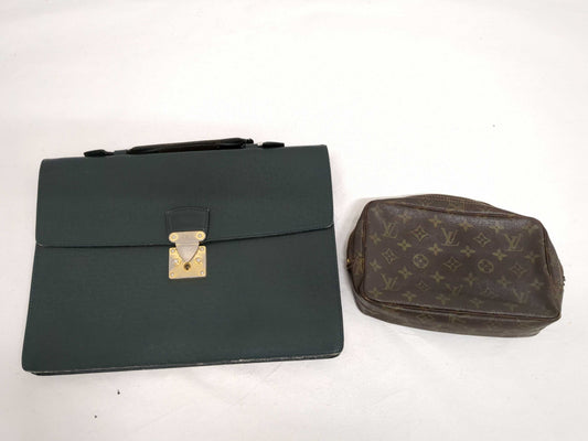 LOUIS VUITTON Monogram/Taiga True Toilet/Serviette Clado Second Bag