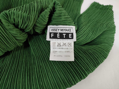 ISSEY MIYAKE Fet Turtleneck Green Top