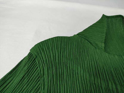 ISSEY MIYAKE Fet Turtleneck Green Top