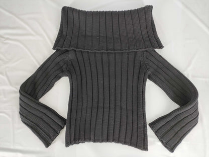 CHANEL 99A logo plate off-white turtleneck knit top in black