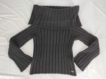 CHANEL 99A logo plate off-white turtleneck knit top in black