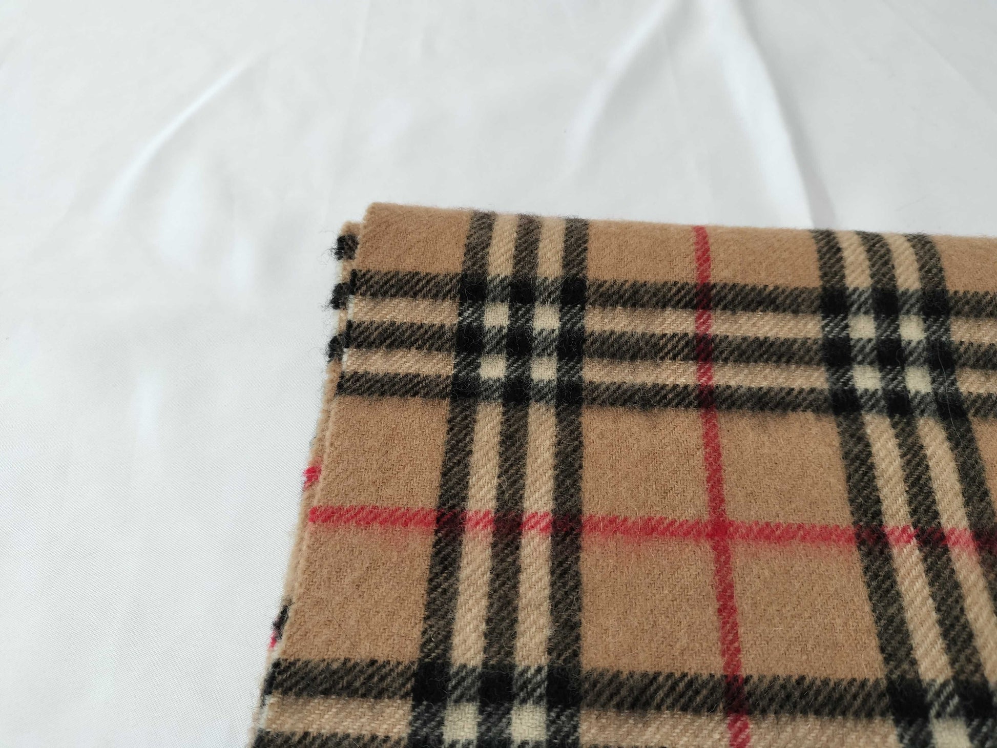 BURBERRY 50% Cashmere/50% Wool Nova Check Scarf