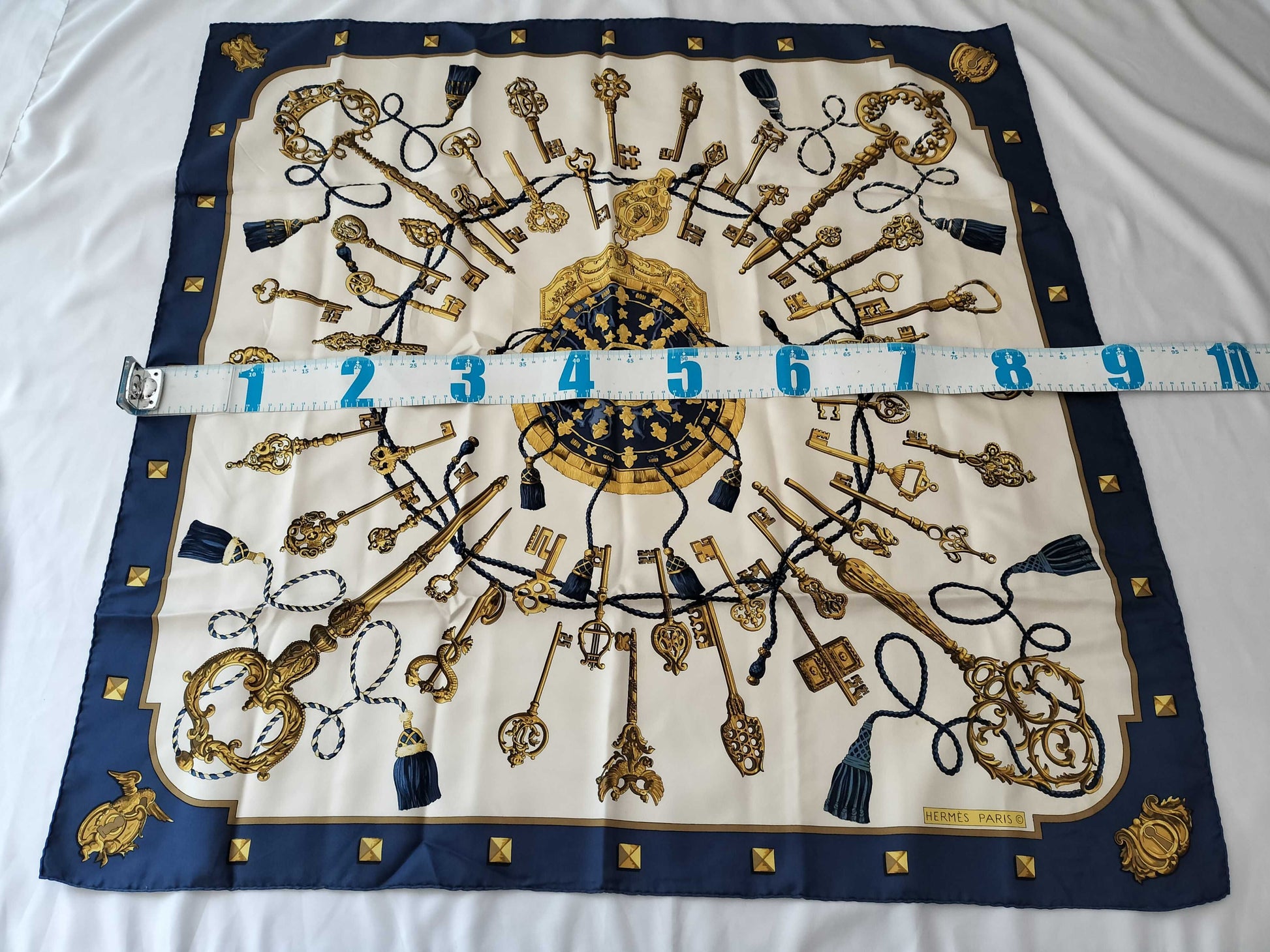 HERMES Carre Carre 90/LES CLES/Inner tag missing scarf