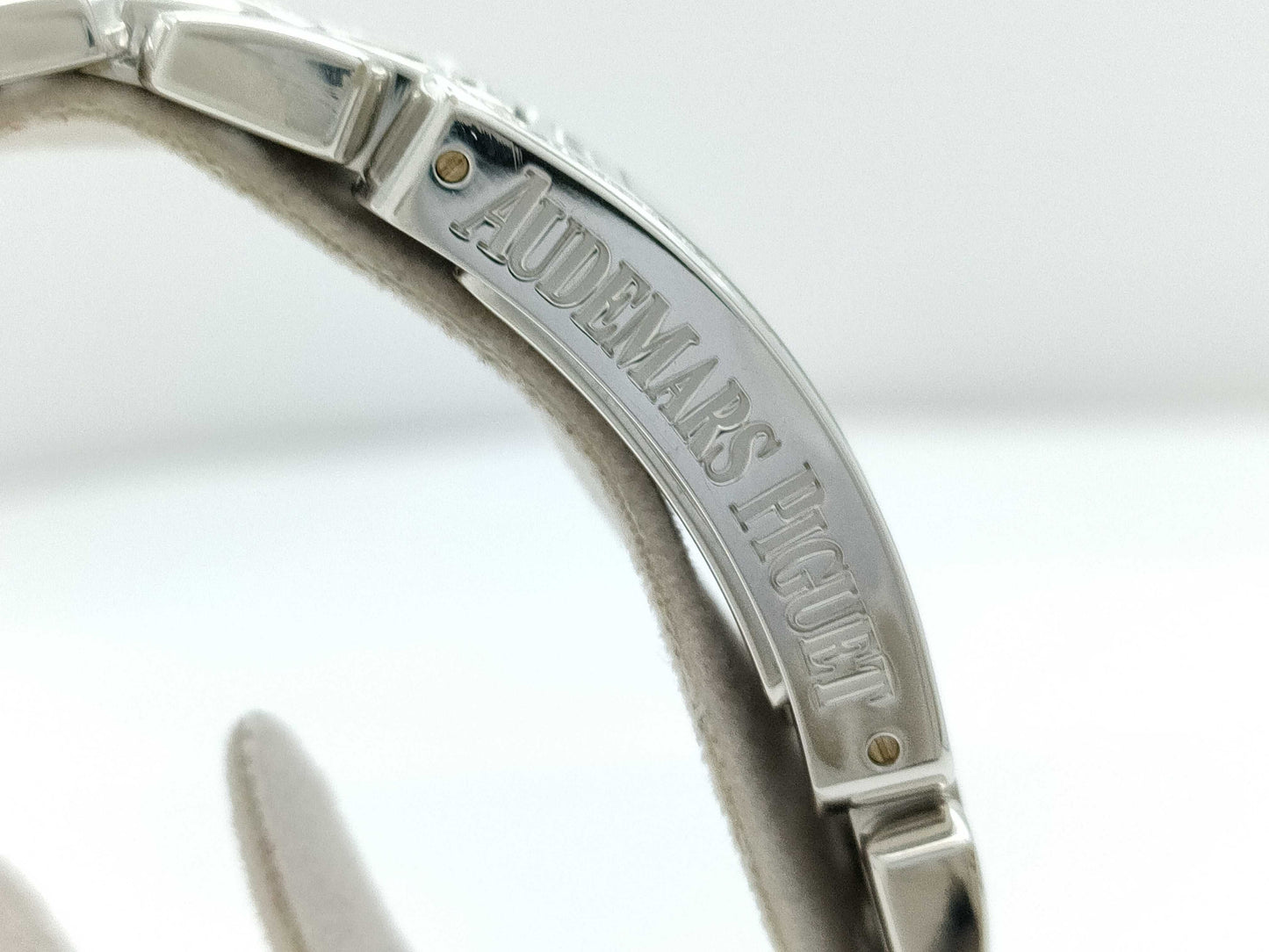 AUDEMARS PIGUET E98453 Quartz Black Dial 18K Gold Women's Watch