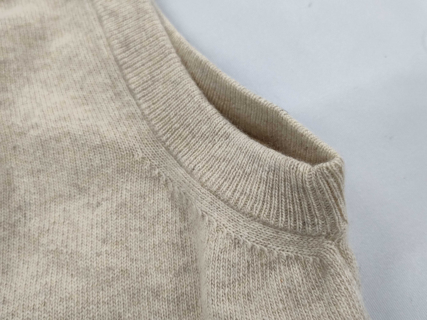HERMES Cashmere Sleeveless Turtleneck Top