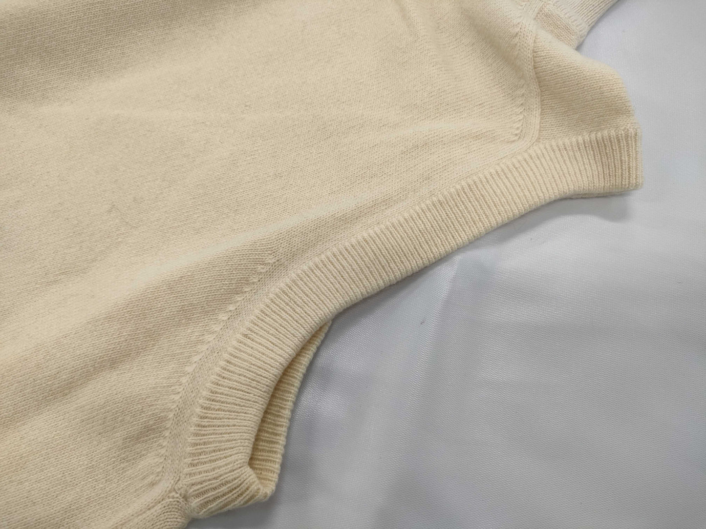 HERMES Sleeveless Turtleneck Off-White Top