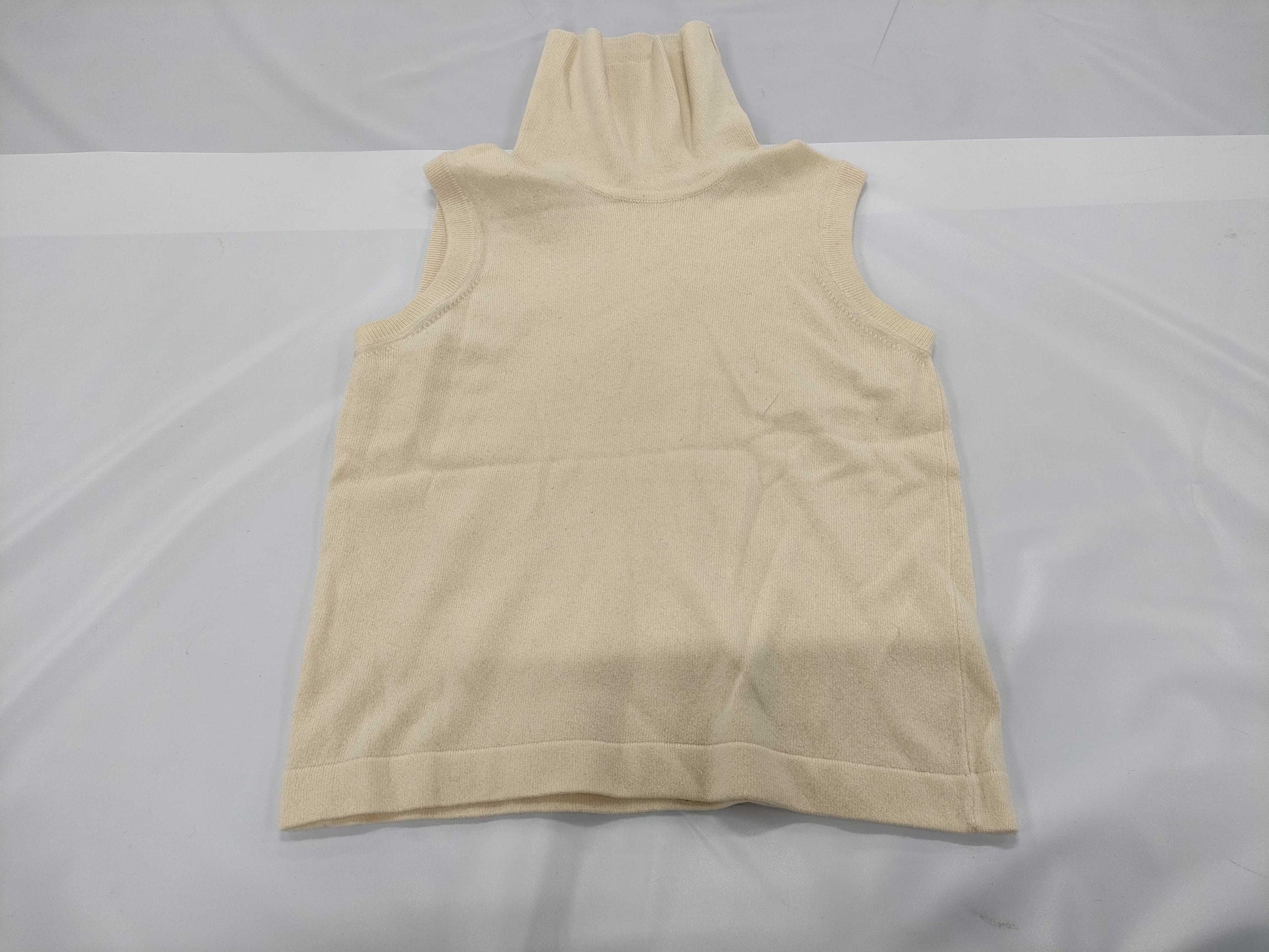 HERMES Sleeveless Turtleneck Off-White Top