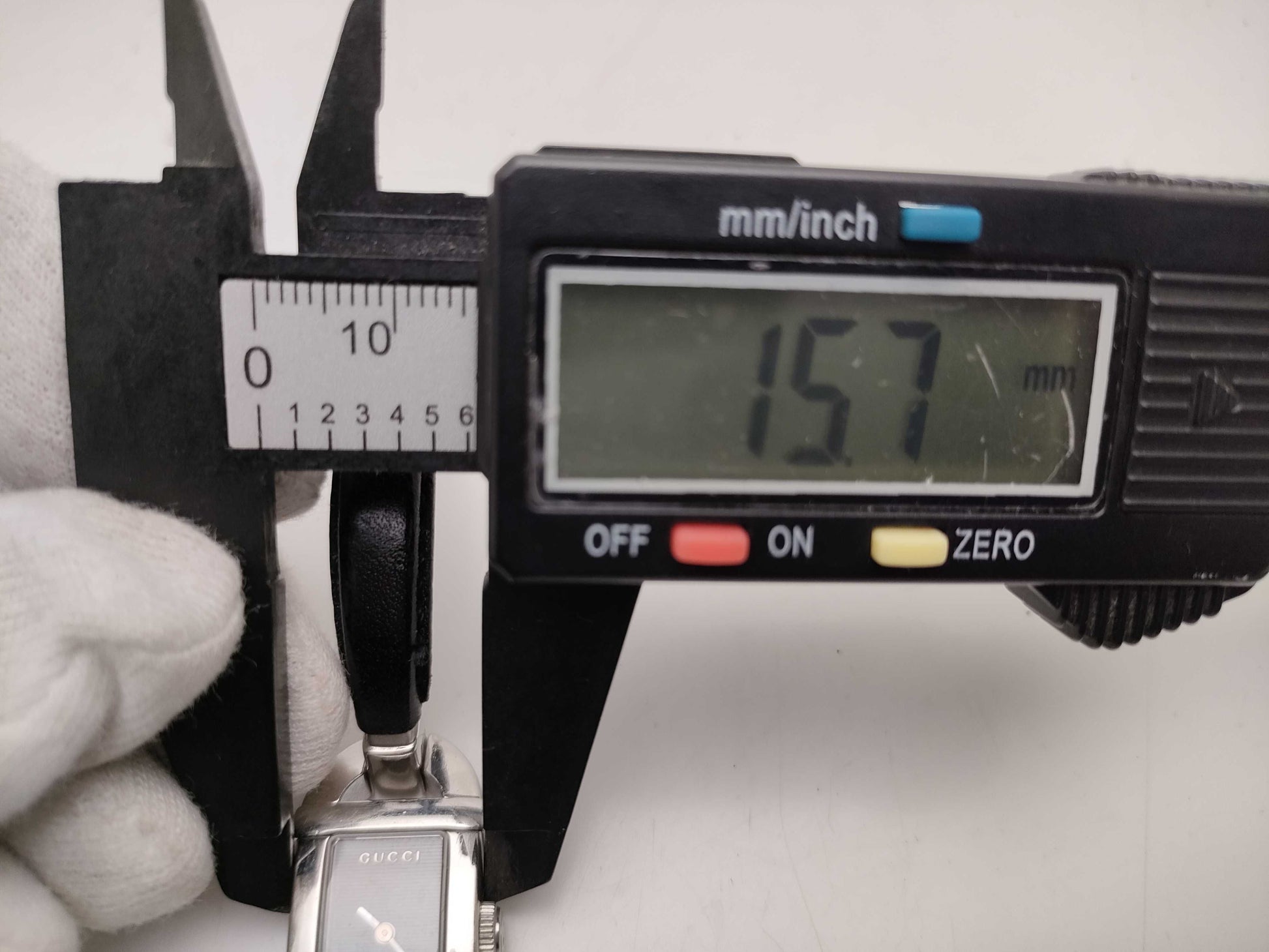 GUCCI 6800L 0106903 Women's Watch