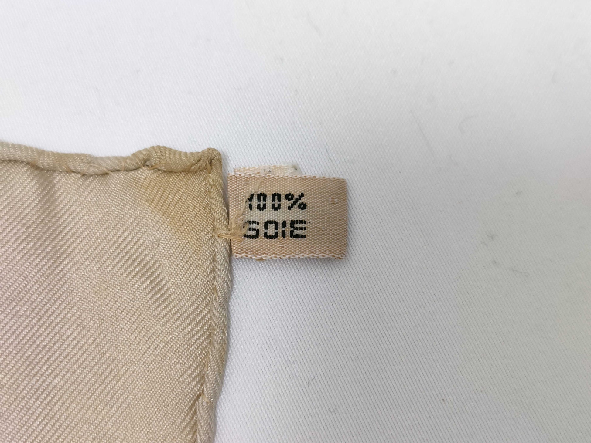 HERMES Silk Carre 90 Cuivreries Scarf