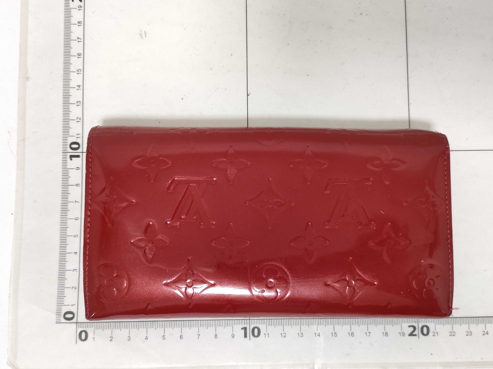 LOUIS VUITTON Vernis Portefeuille Sarah Wallet