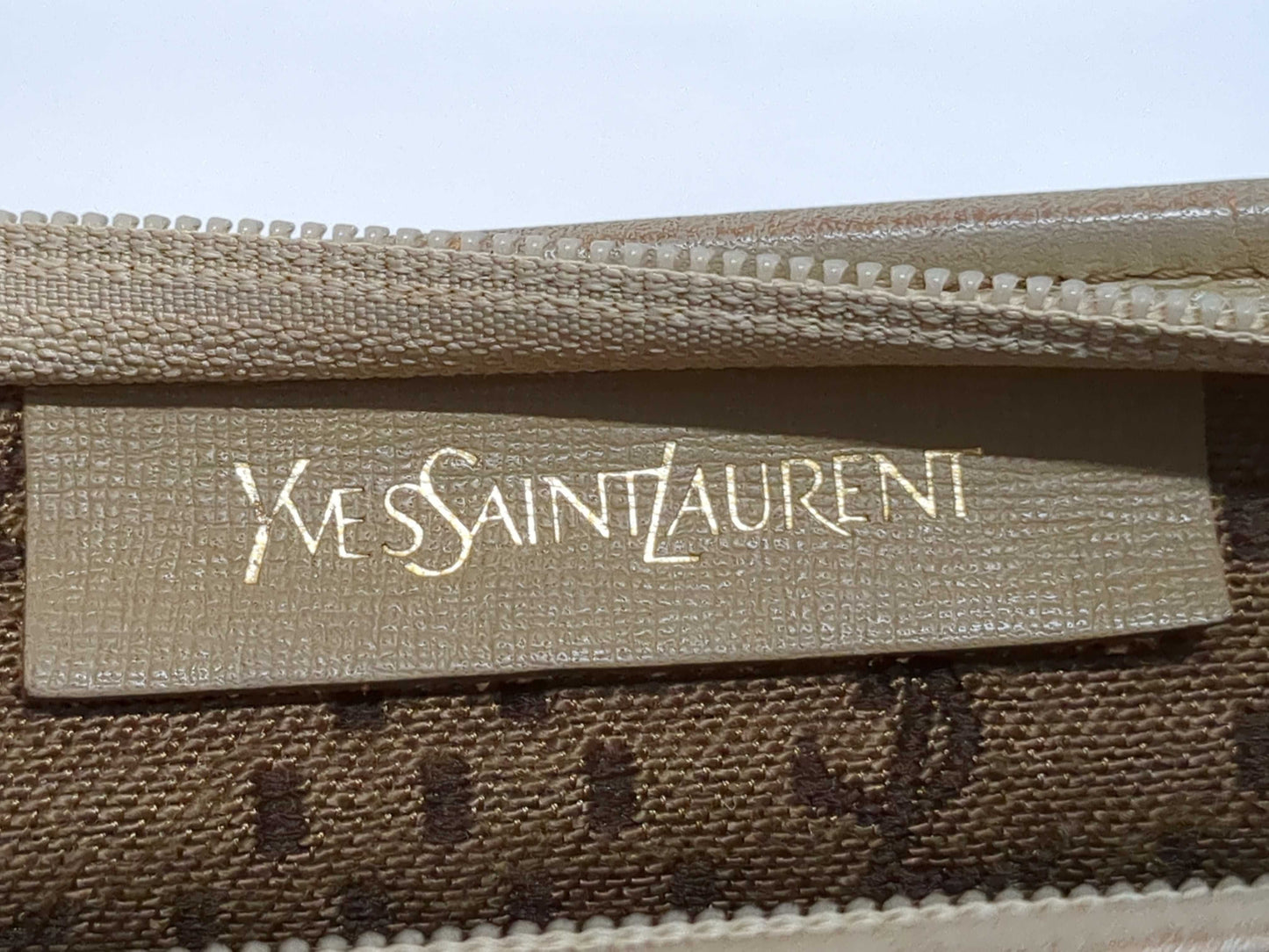 GUCCI 22. Givenchy YSL 5-piece shoulder bag