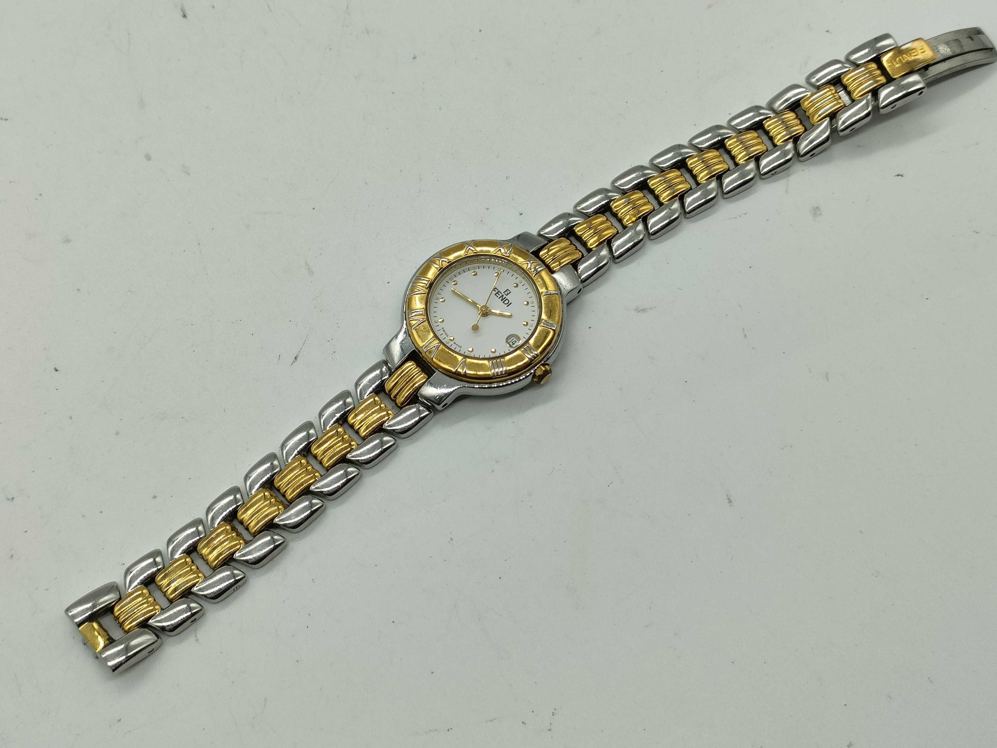 FENDI 900L Quartz Women's Watch