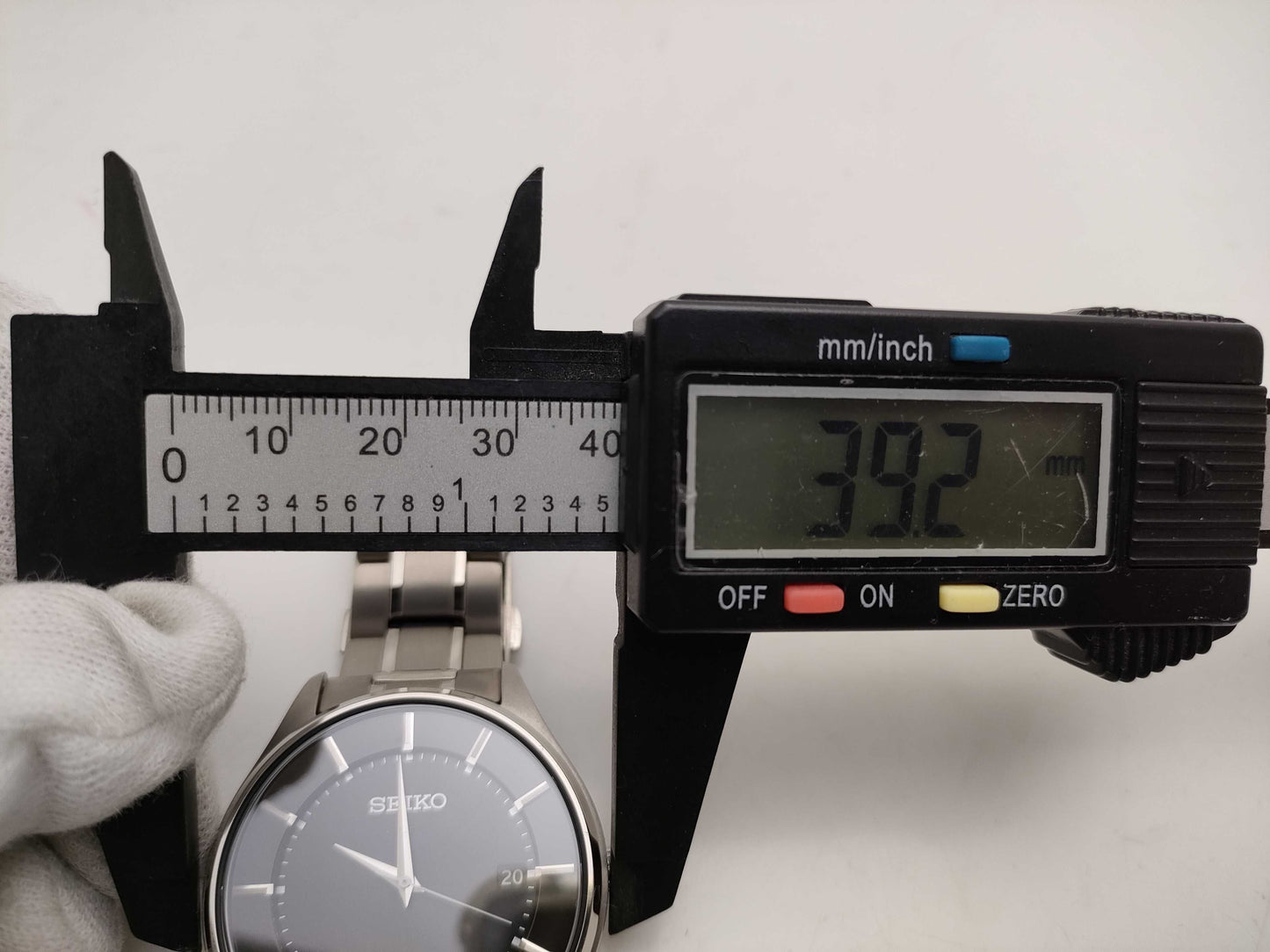 SEIKO V157-0BX0 Solar Titanium Men's Watch