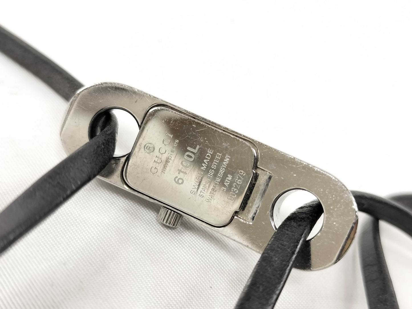 GUCCI 6100L Leather Bracelet Women's Watch