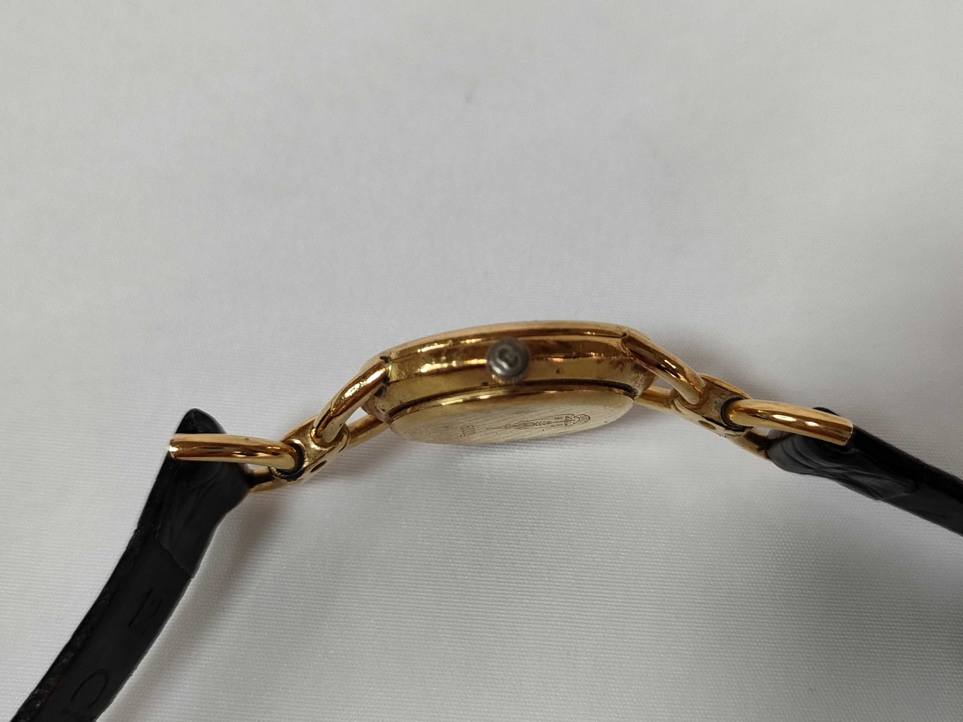 GUCCI 6000L/Non-original strap women's watch