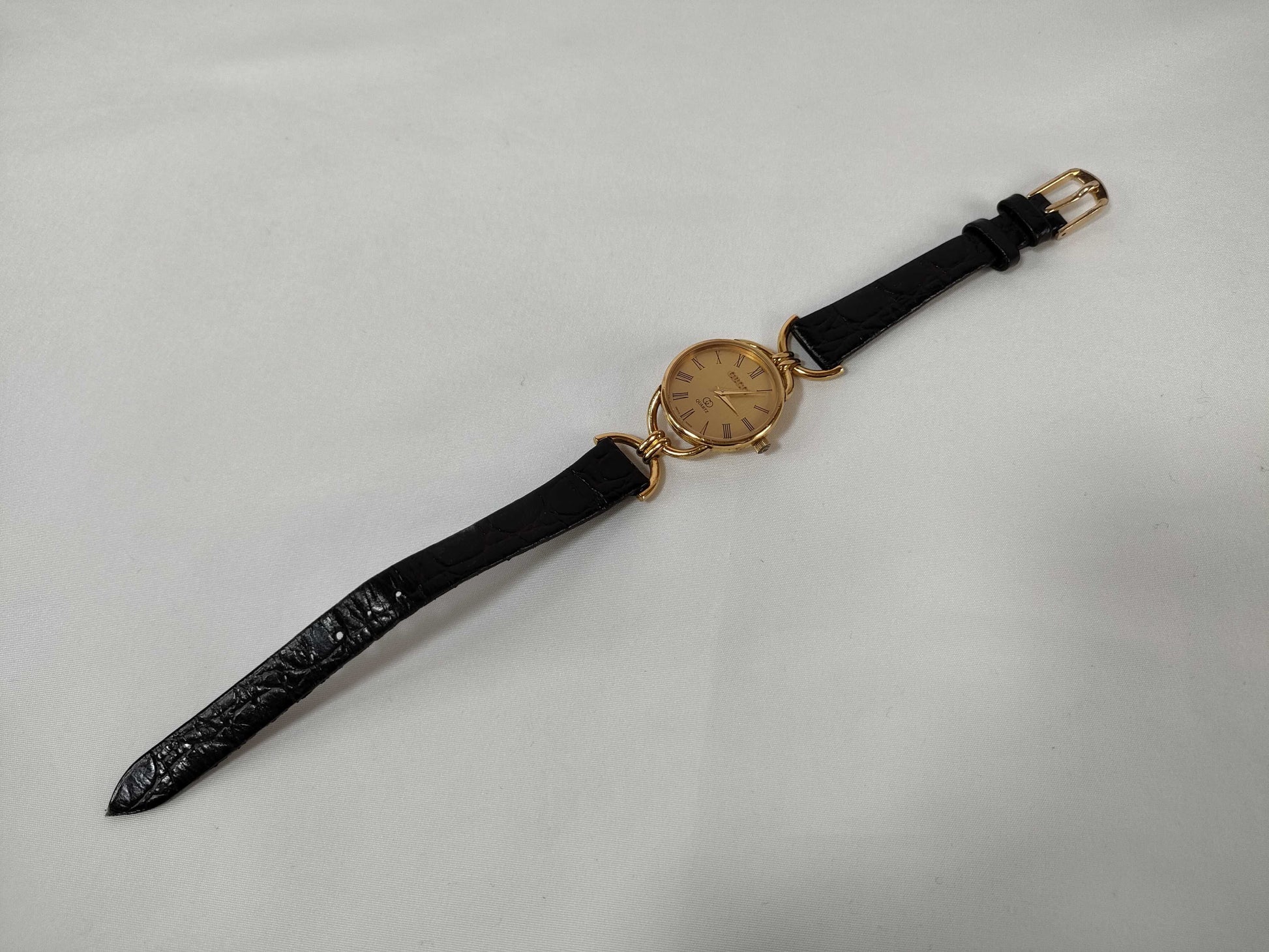 GUCCI 6000L/Non-original strap women's watch