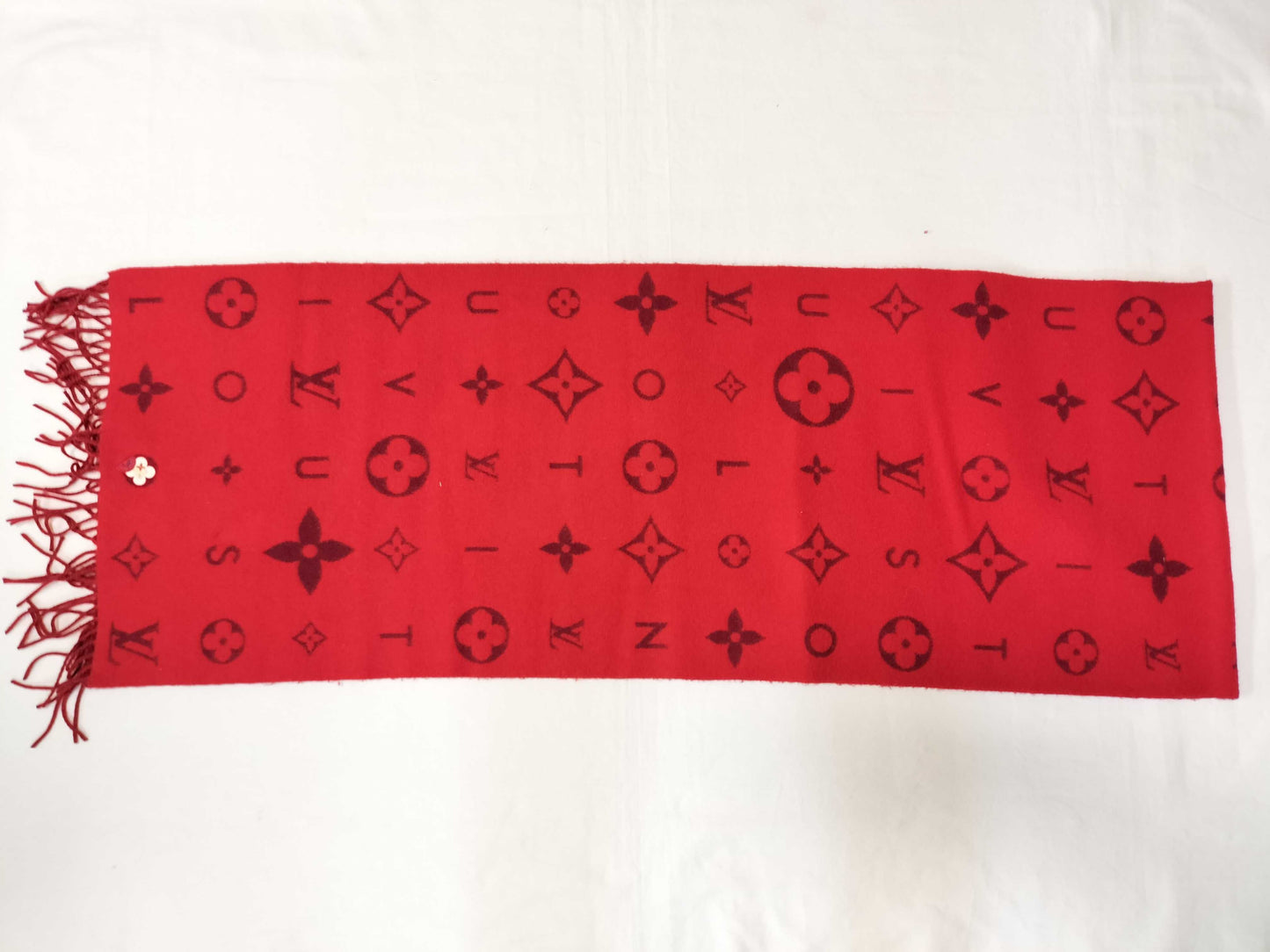 LOUIS VUITTON Monogram Reykjavik 2.0 Vivienne Luna New Year's Scarf