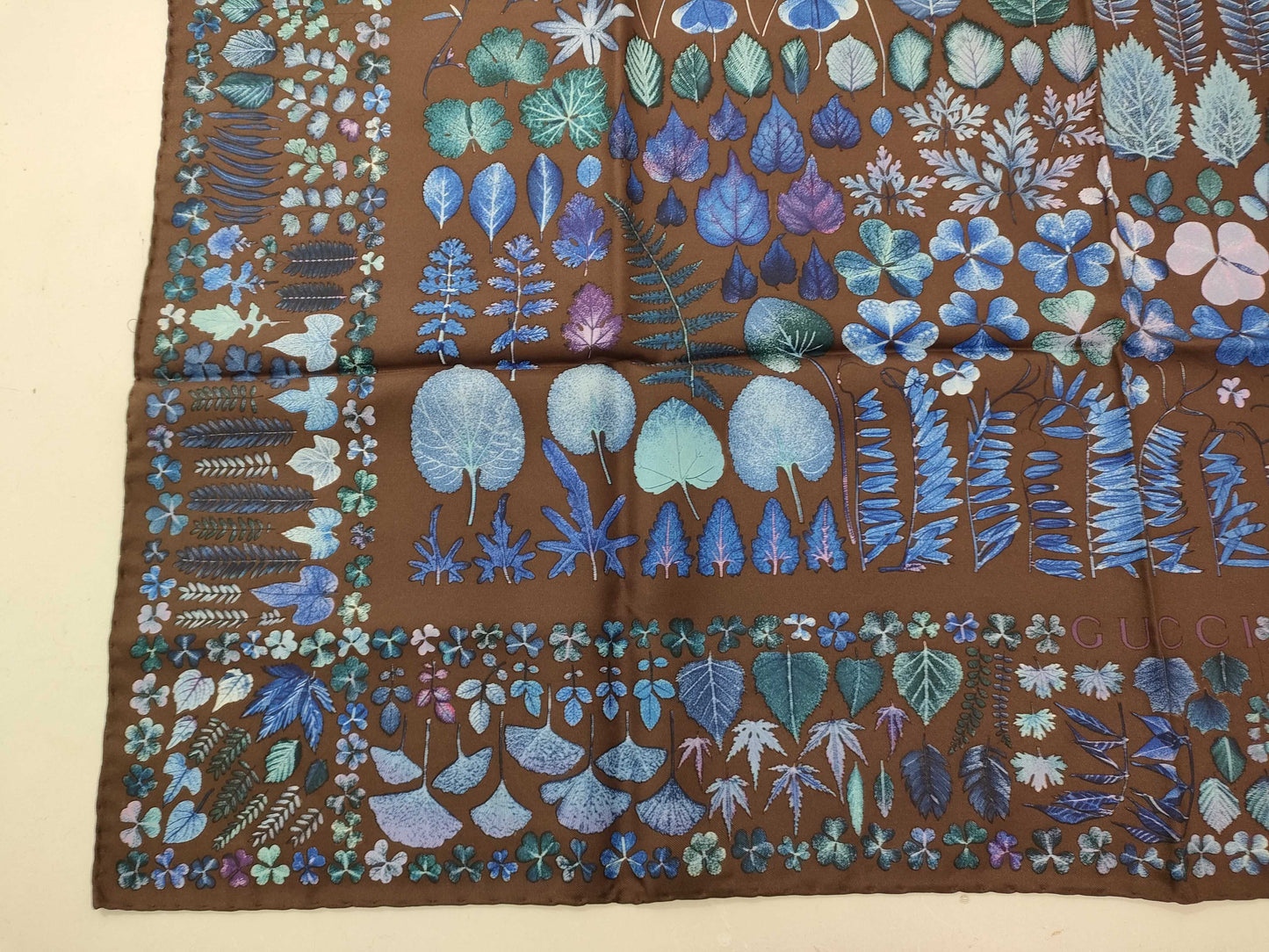 GUCCI Leaf Brown Blue Silk Scarf