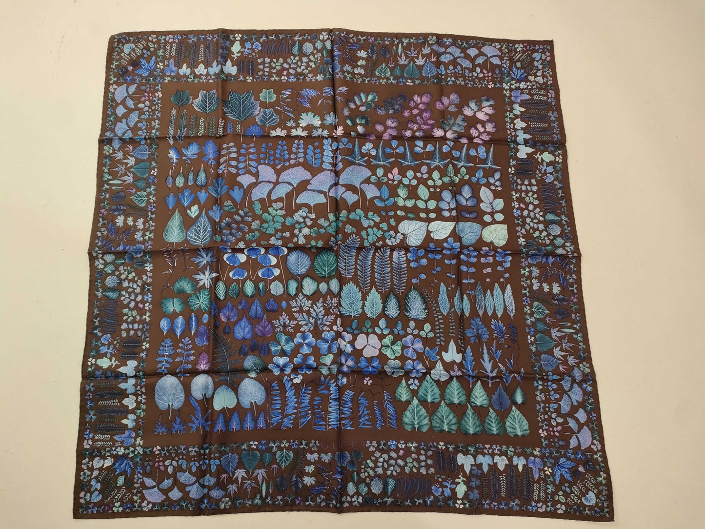 GUCCI Leaf Brown Blue Silk Scarf