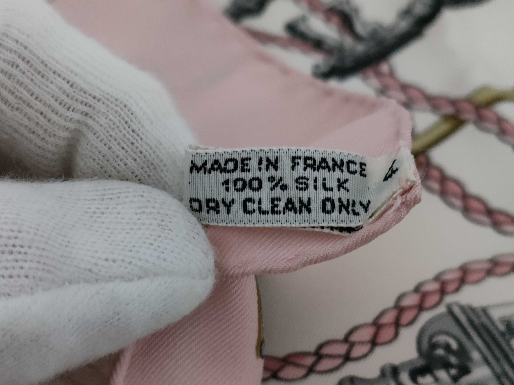 HERMES Carre Carre 90 LES CLES Key Pattern Scarf