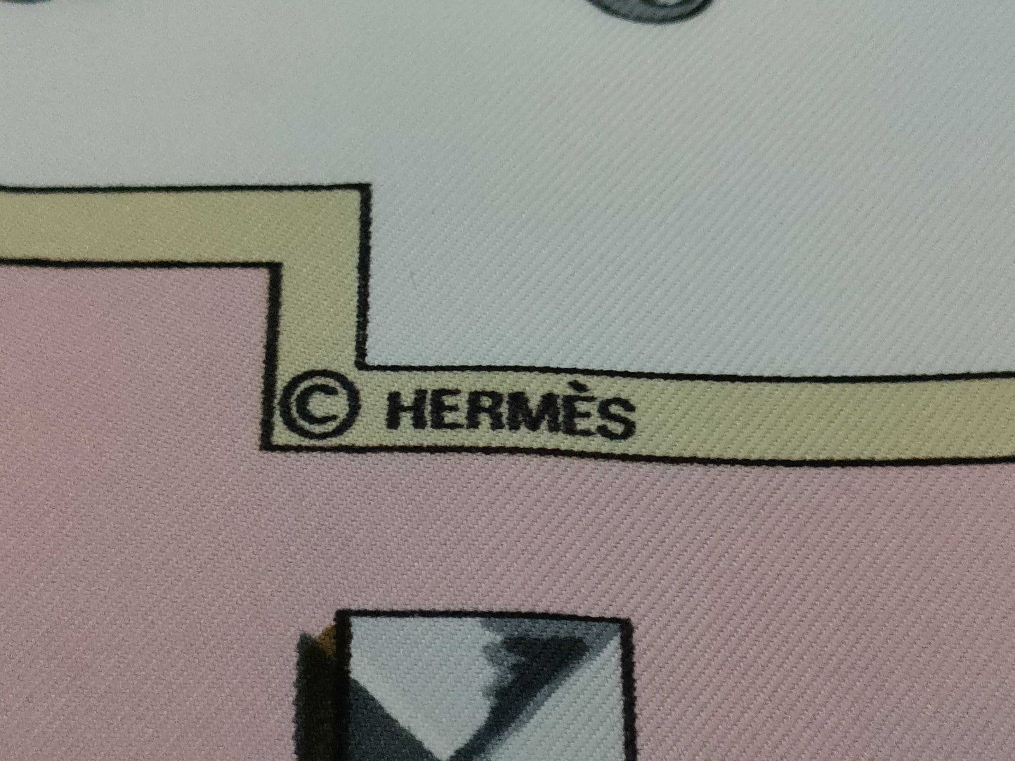 HERMES Carre Carre 90 LES CLES Key Pattern Scarf