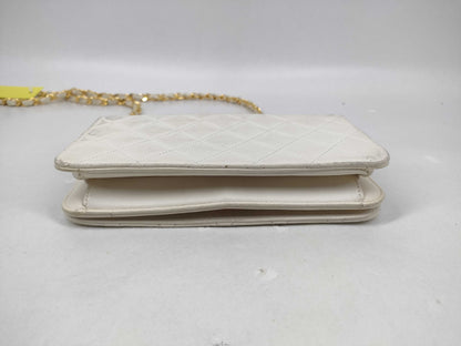 CHANEL Lambskin Matelasse Single Chain Junk Shoulder Bag