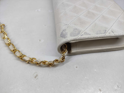 CHANEL Lambskin Matelasse Single Chain Junk Shoulder Bag