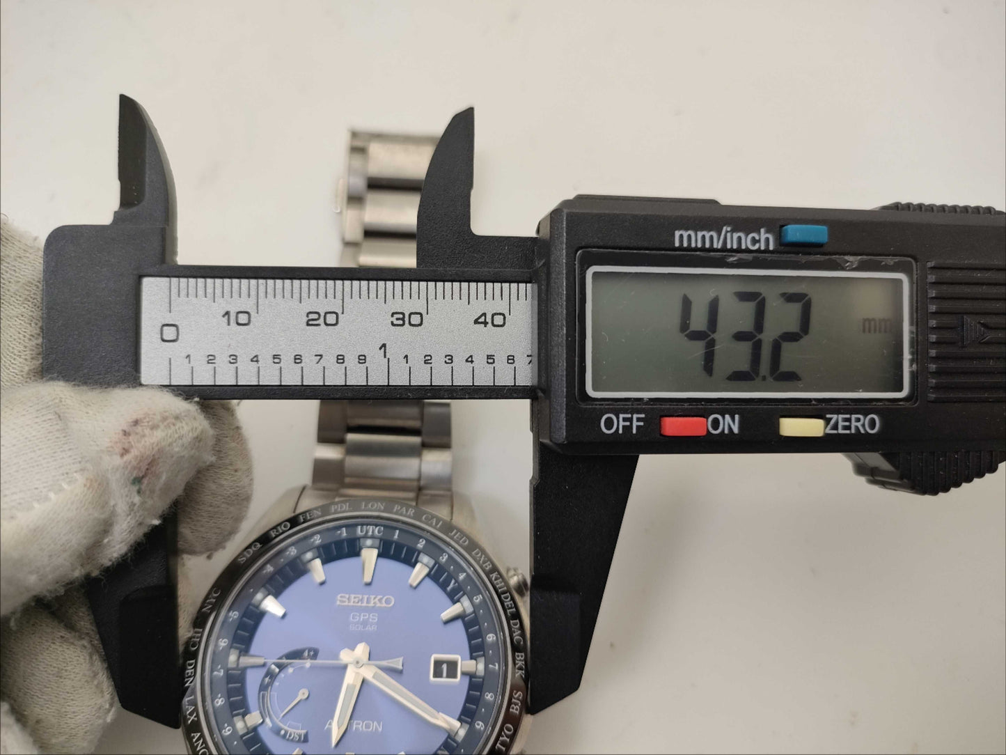 SEIKO 8X22-0AG0-2 Broken Crown Men's Watch