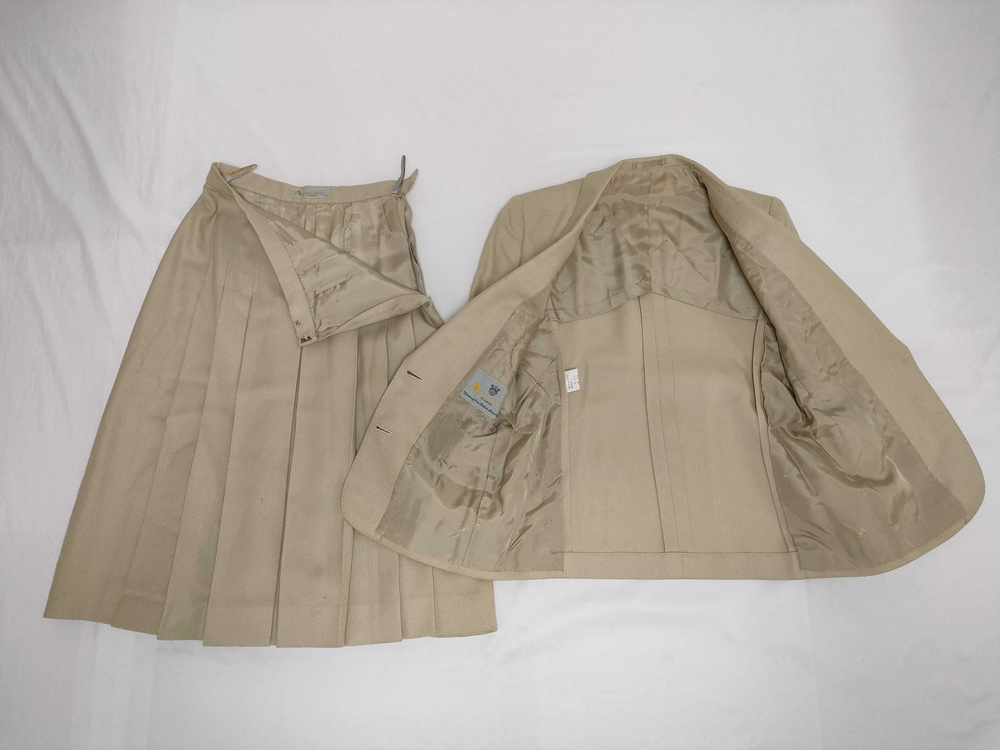 Aquascutum/Set-up/Beige Other Apparel