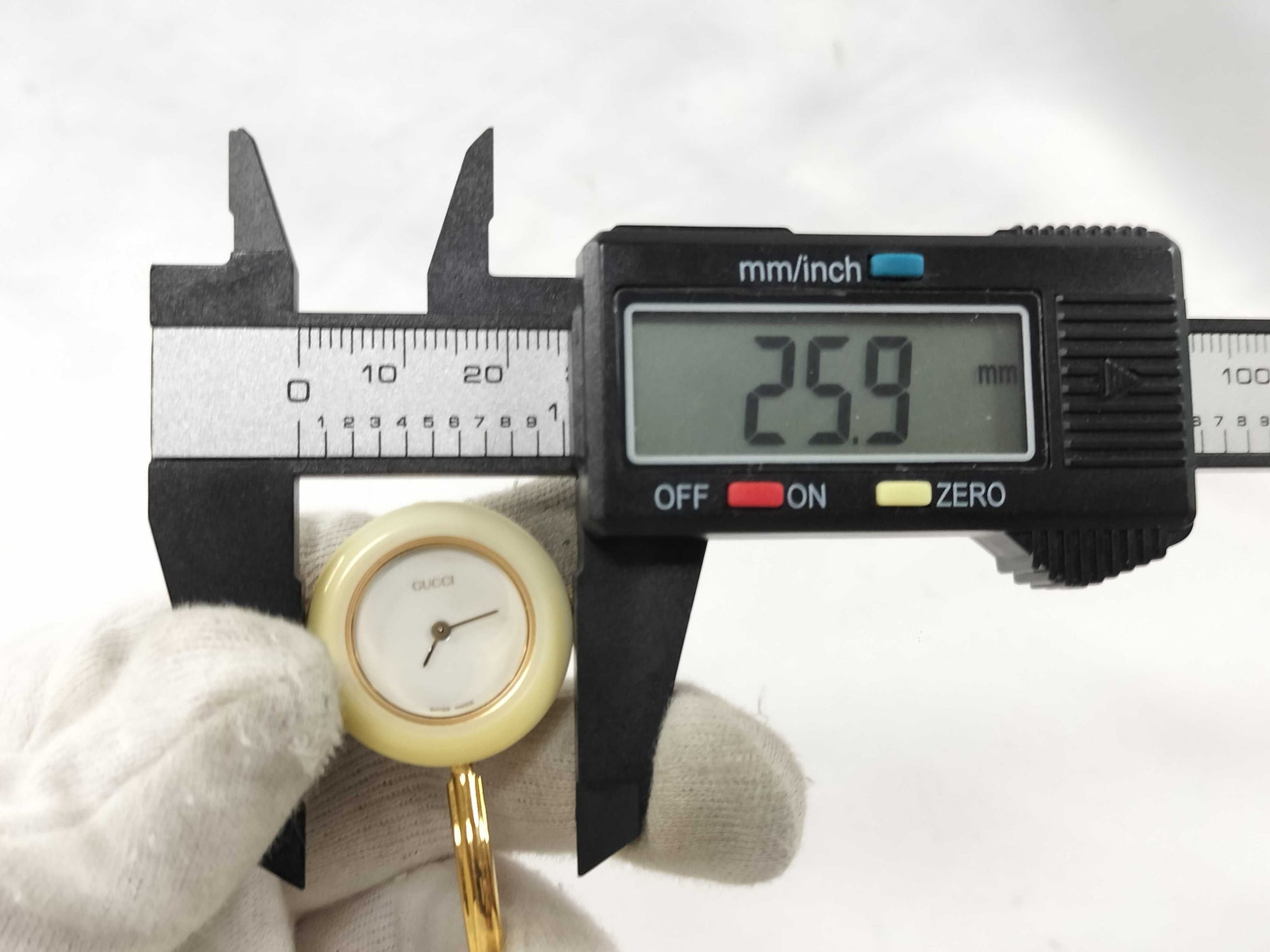 GUCCI Change Bezel 11/12.2 Women's Watch