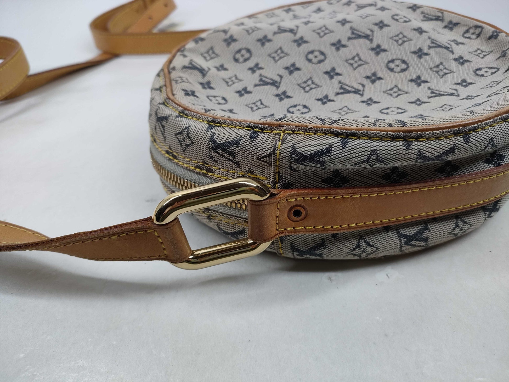 LOUIS VUITTON Monogram Mini Jeanne GM Shoulder Bag
