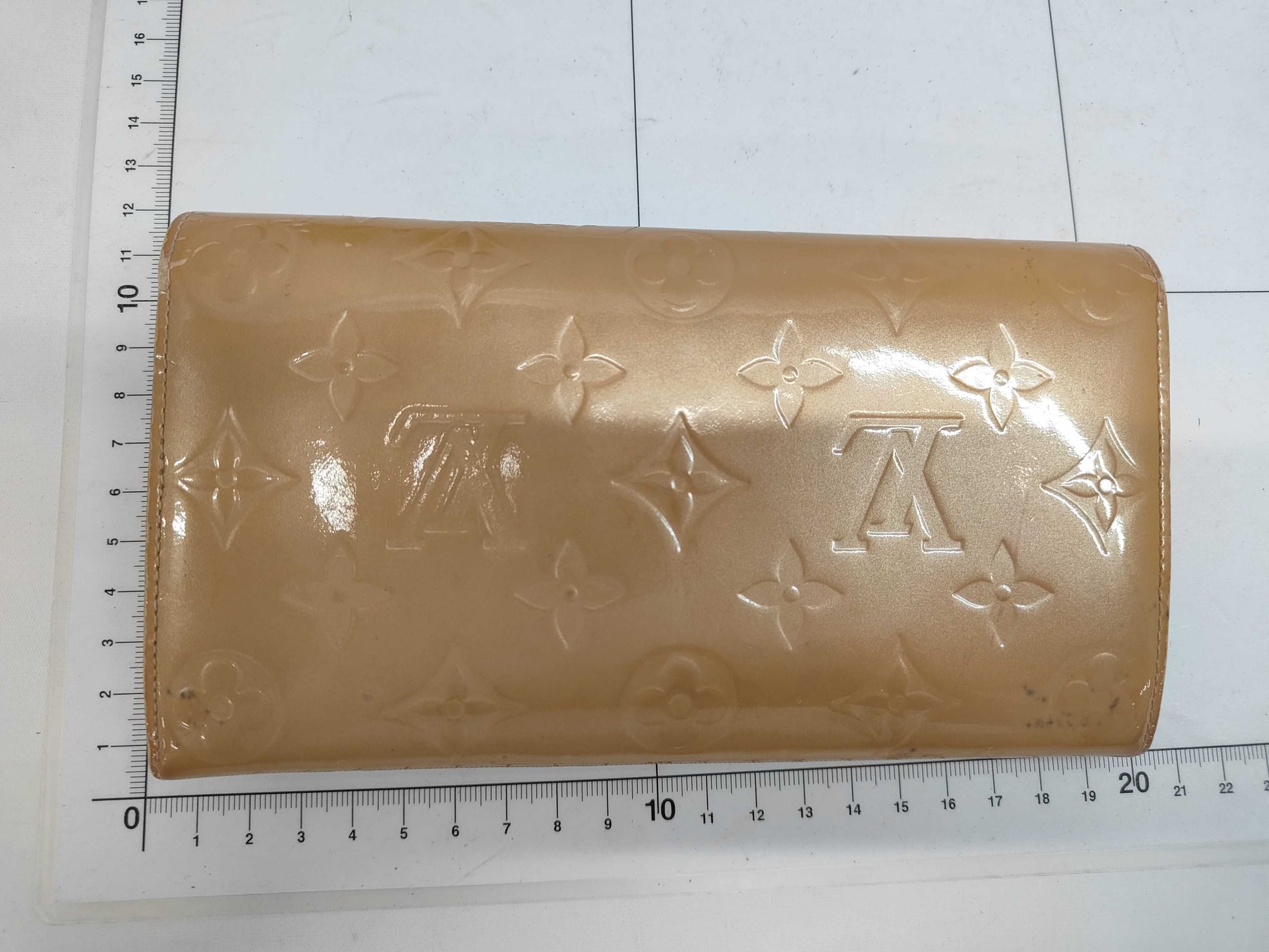 LOUIS VUITTON Vernis Pochette Porte Monnaie Credit 1 piece / 1 piece of wallet