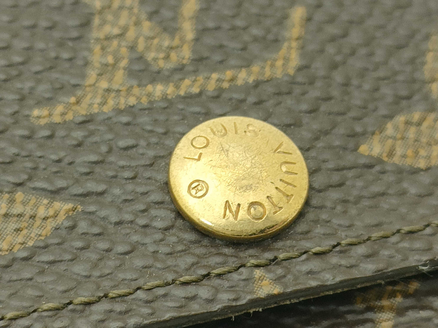 LOUIS VUITTON Monogram Key Case 4-Ring Key Case/Key Holder