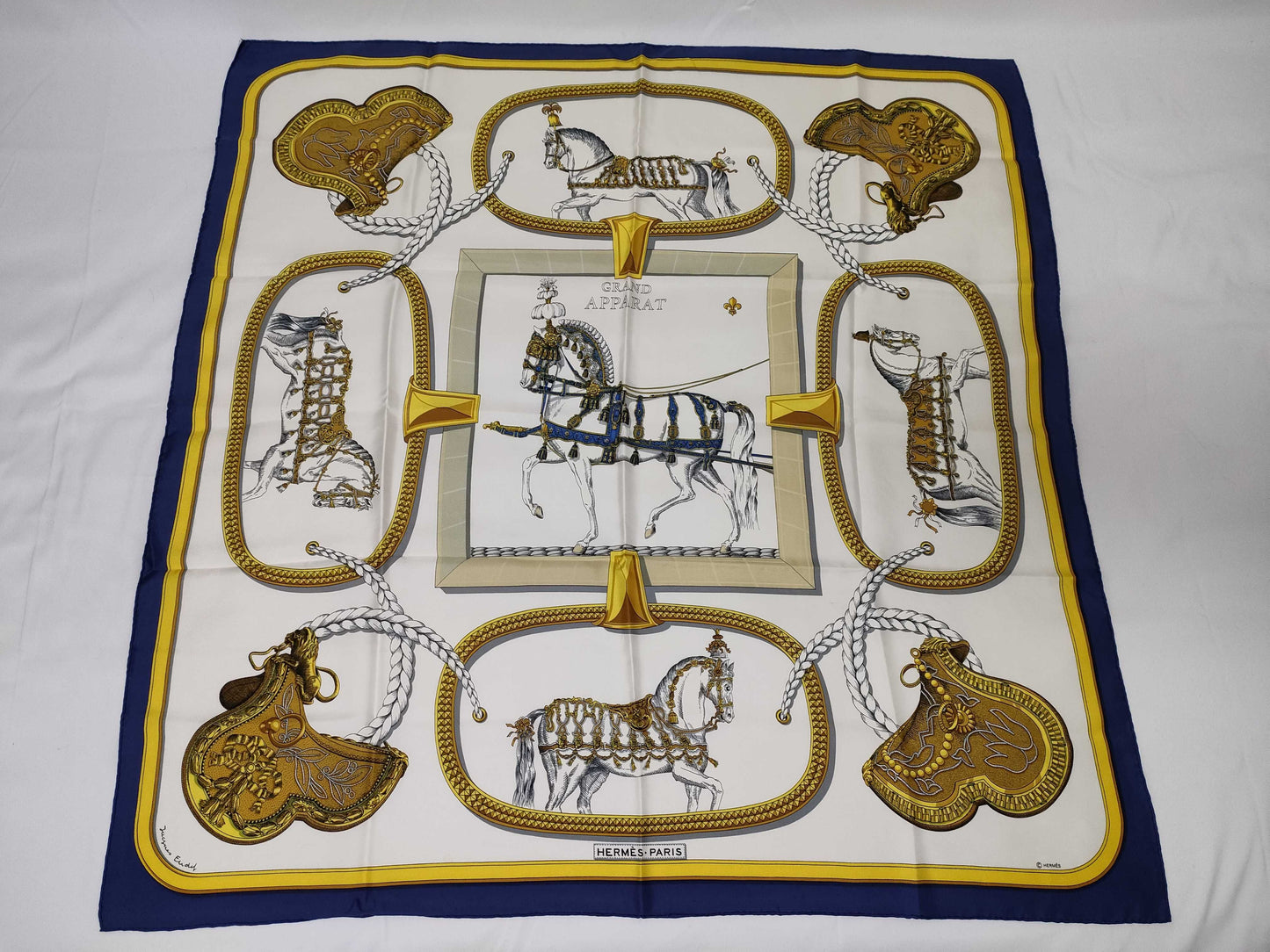 HERMES Carré 90 GRAND APPARAT Scarf