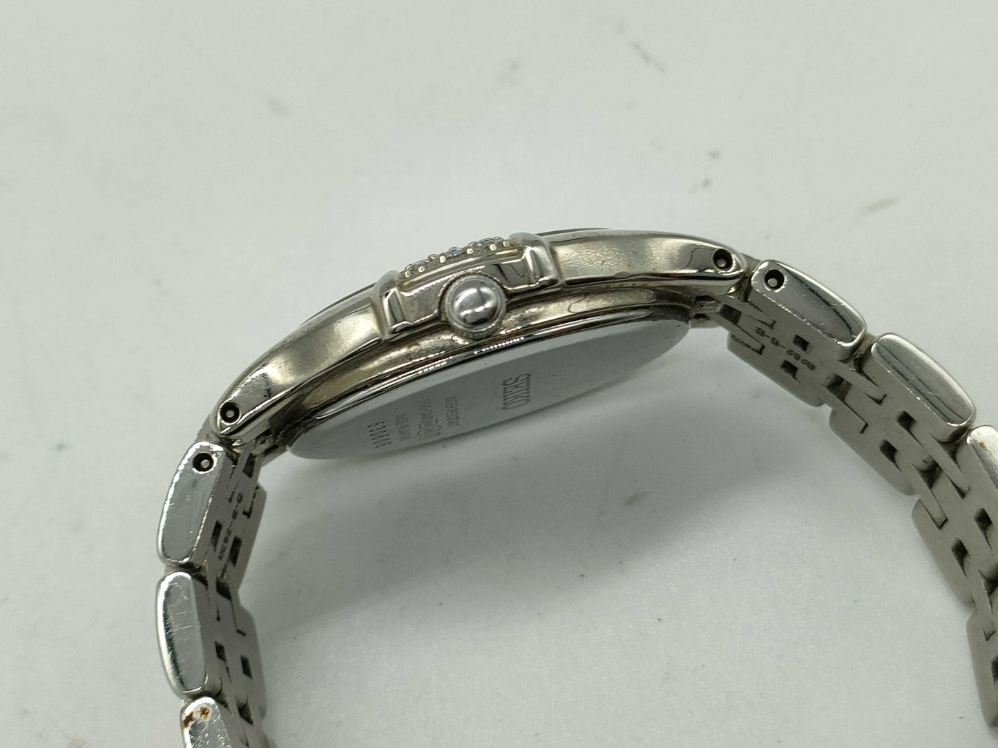 SEIKO 1F20-0AW0 Women's Watch