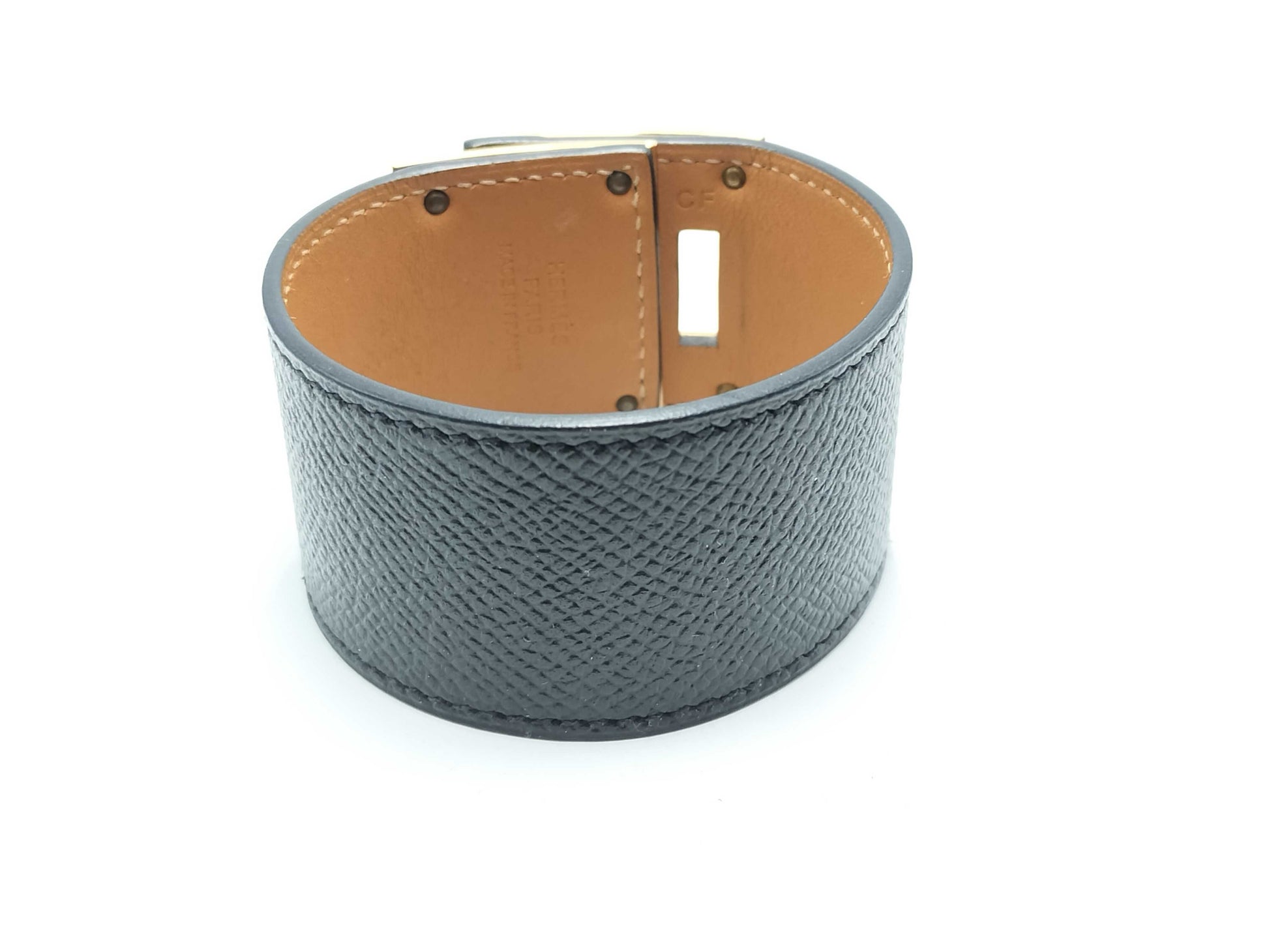 HERMES Kelly Dog T engraved bracelet/bangle