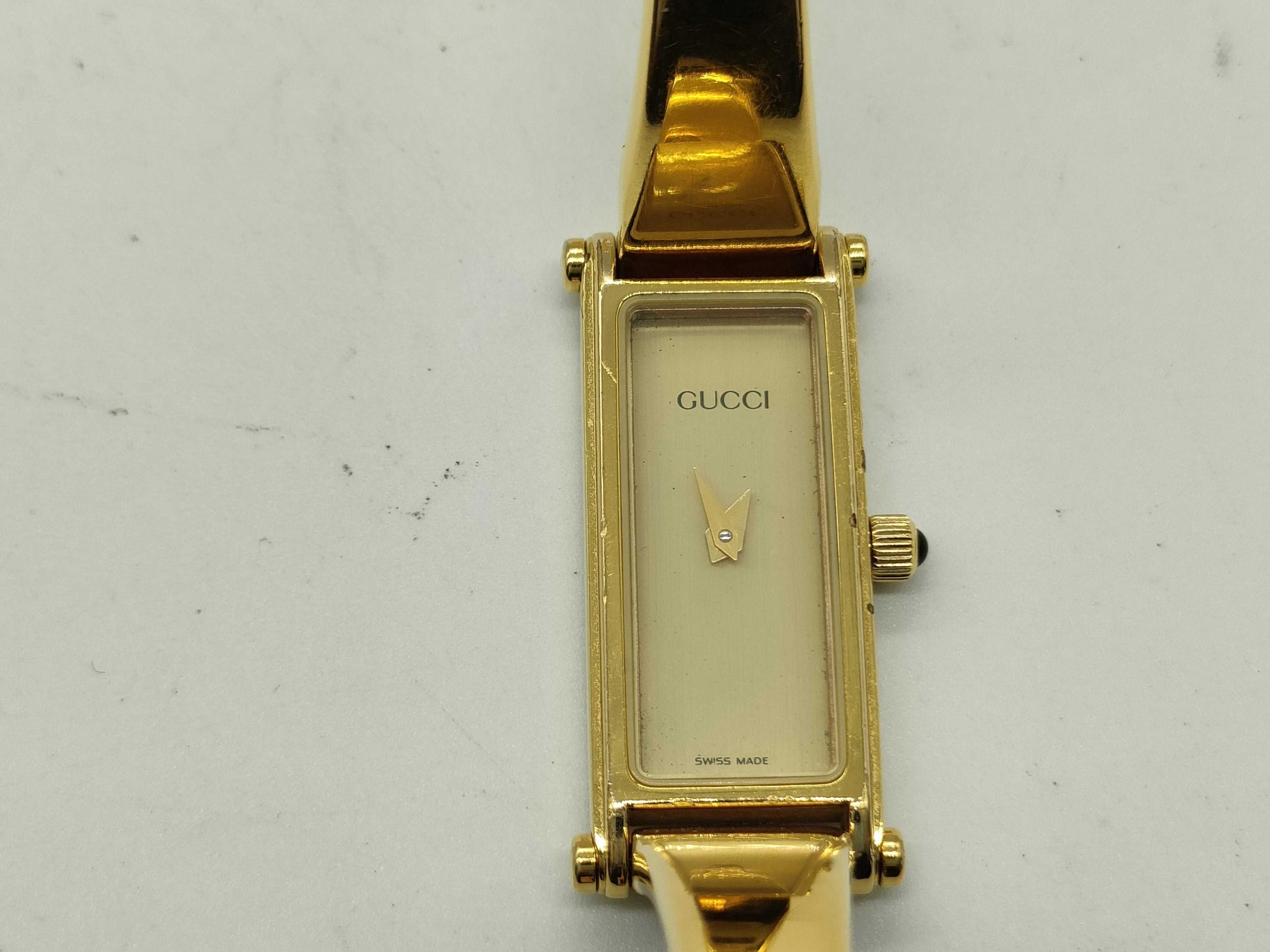 GUCCI 1500 Gold Women's Watch