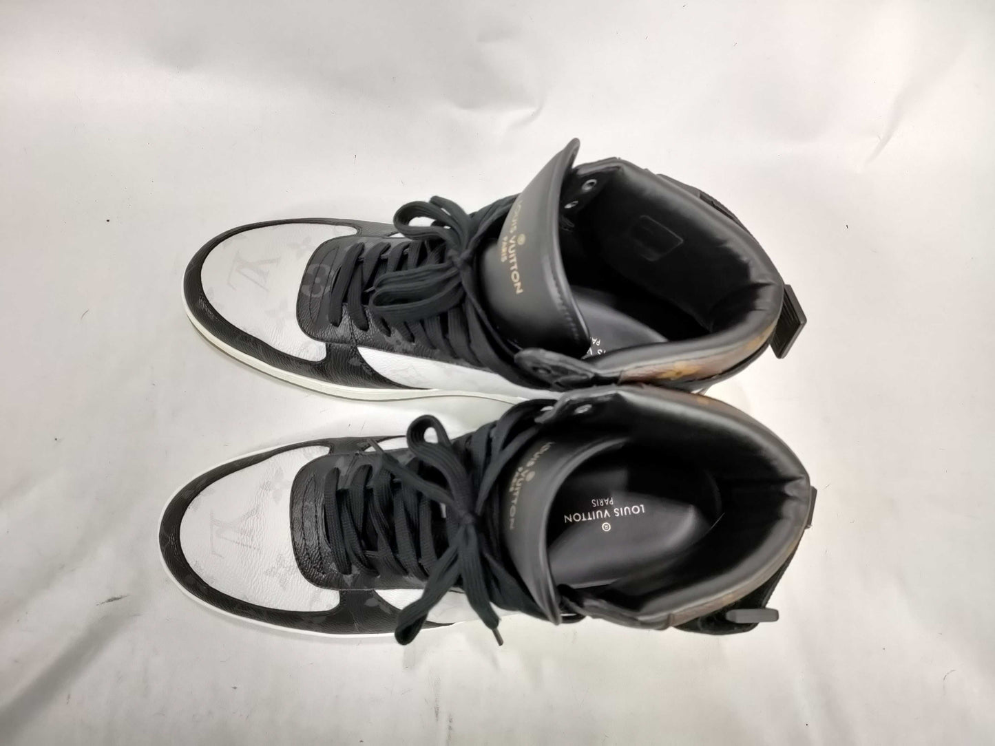 LOUIS VUITTON Monogram Rivoli Line Monogram High-Top Sneakers