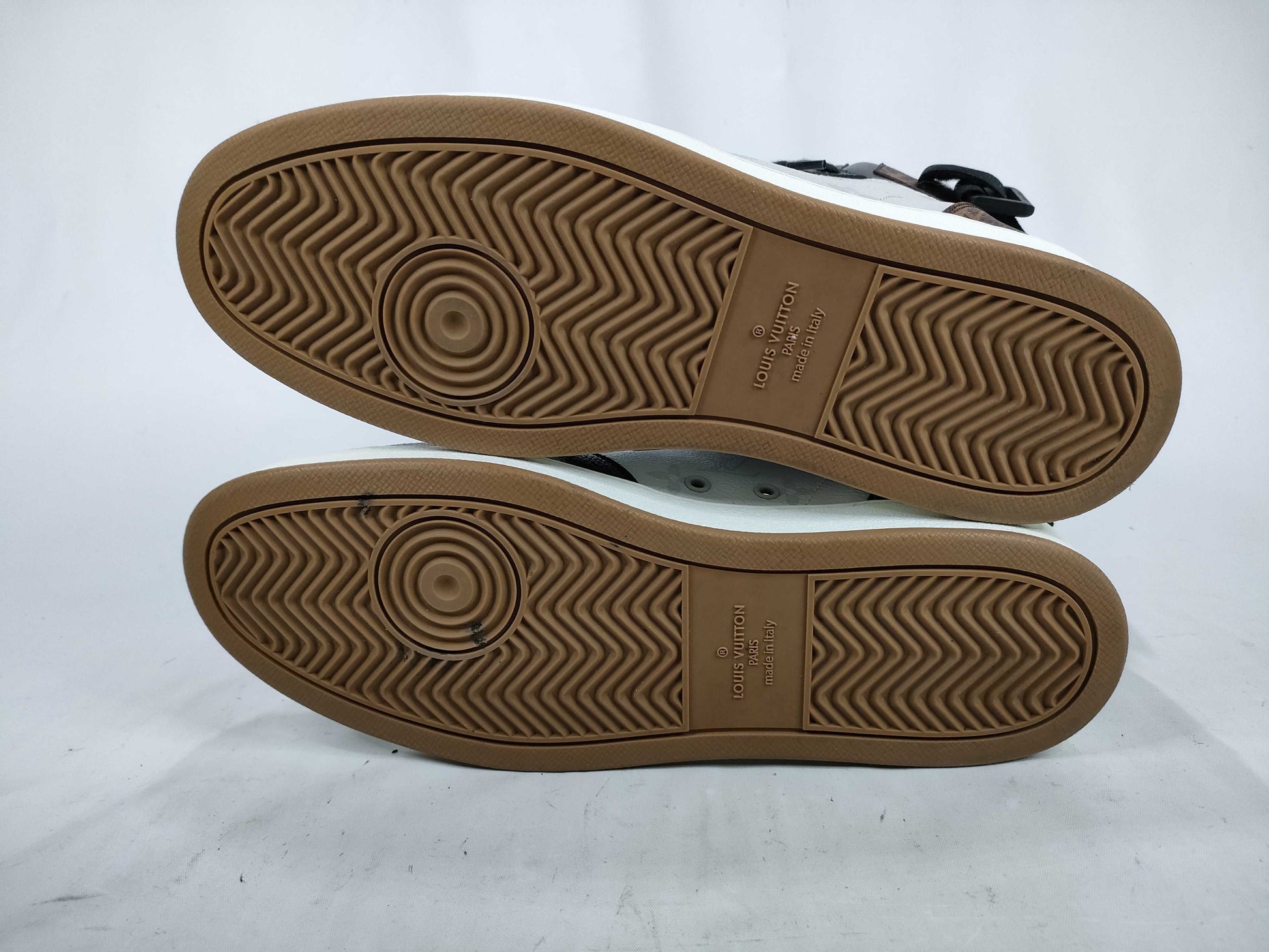 LOUIS VUITTON Monogram Rivoli Line Monogram High-Top Sneakers