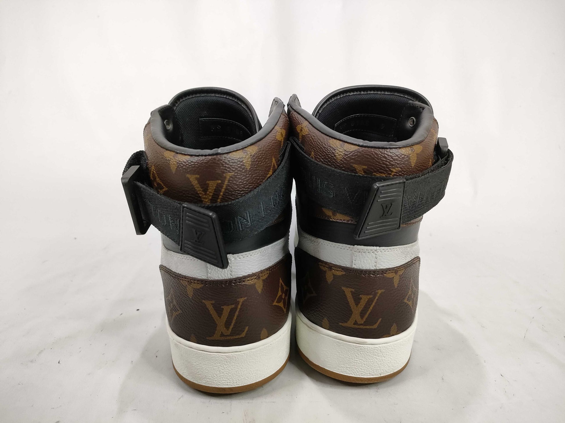 LOUIS VUITTON Monogram Rivoli Line Monogram High-Top Sneakers