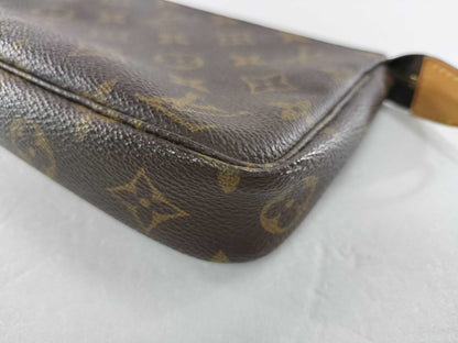 LOUIS VUITTON Monogram M51980 Chête Accessoires Pouch 