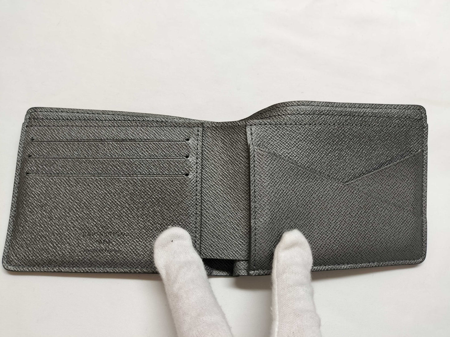 LOUIS VUITTON Taiga Taigarama M30843 Multiple Wallet