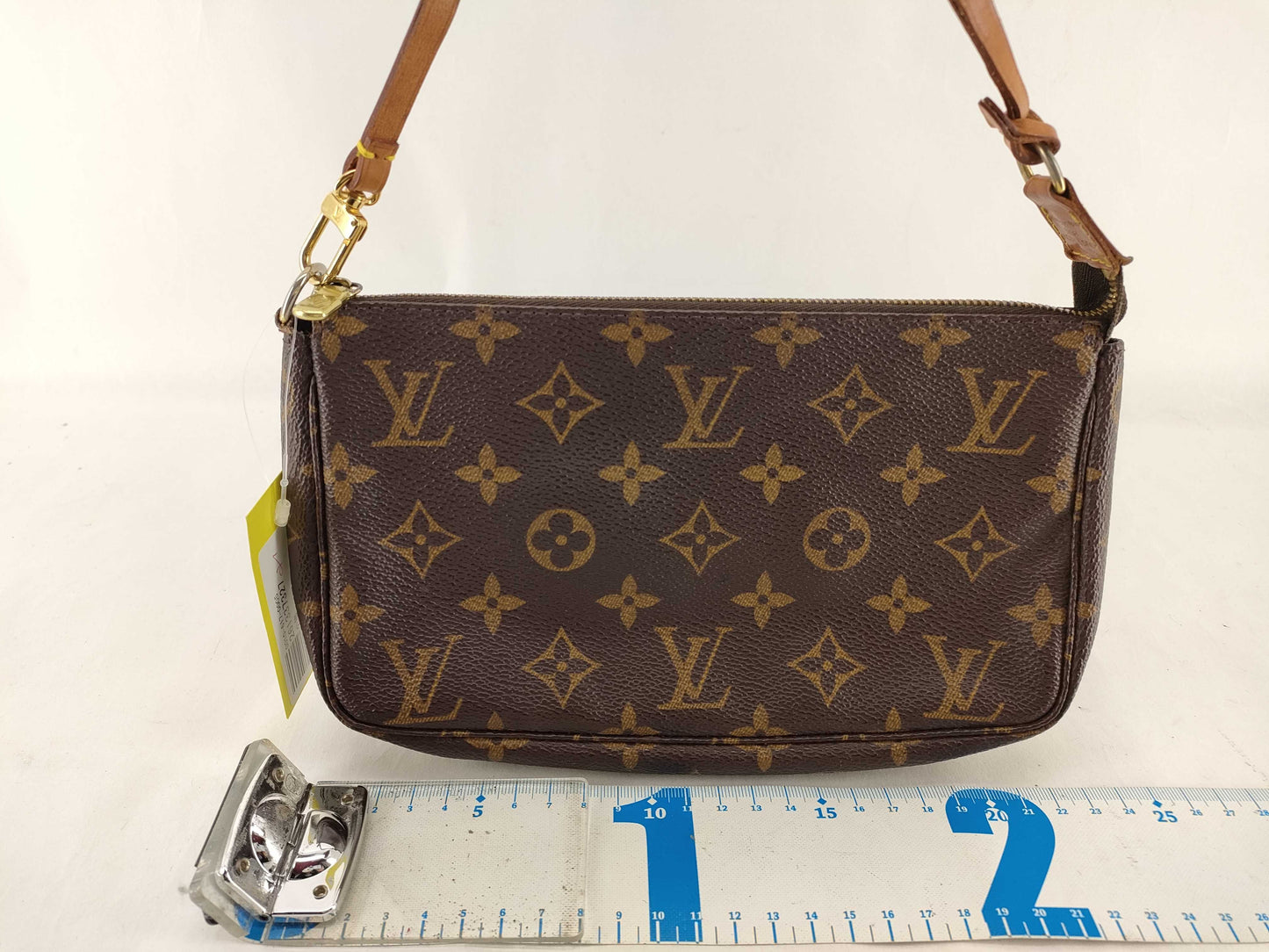 LOUIS VUITTON Monogram Pochette Accessoires Pouch