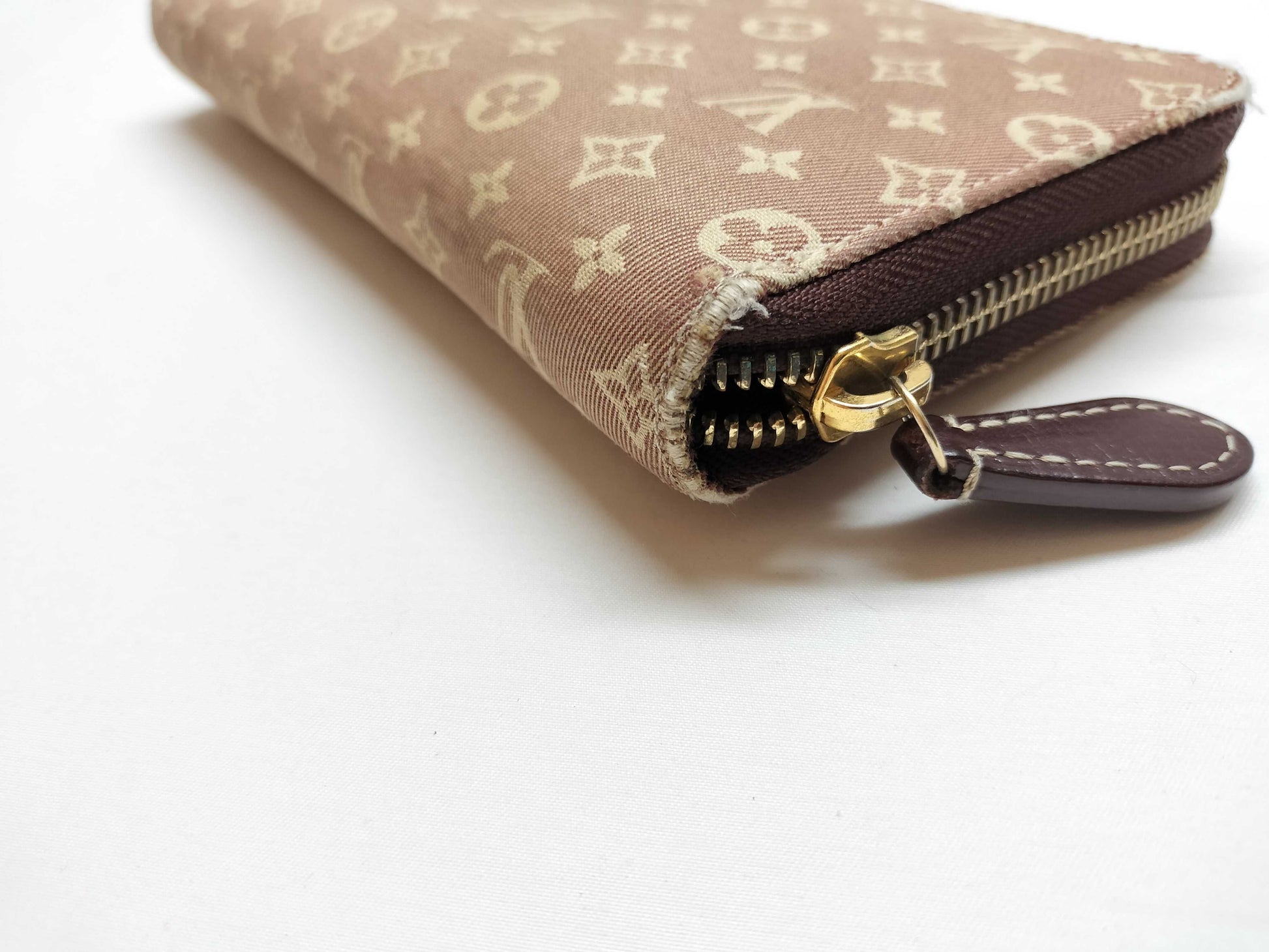 LOUIS VUITTON Monogram Mini Lin Idylle Zippy Wallet